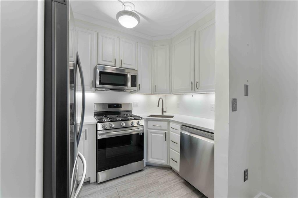 363 4th Street, Unit 6 Beaver, PA 15009 - Photo 14 of 34 Though compact, it is fully equipped, efficient, and bright, offering good storage and functionality without sacrificing style.