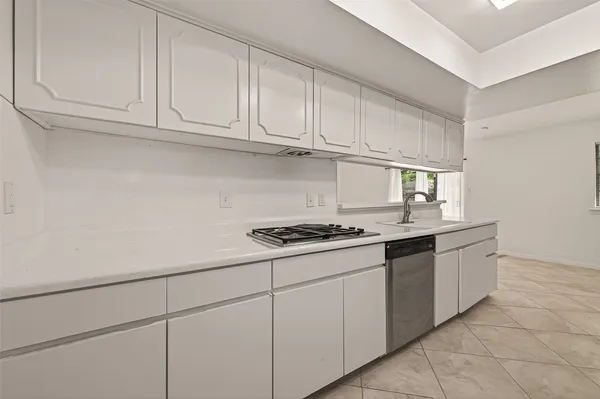$2,400 | 5523 Kuldell Drive, Houston, TX 77096