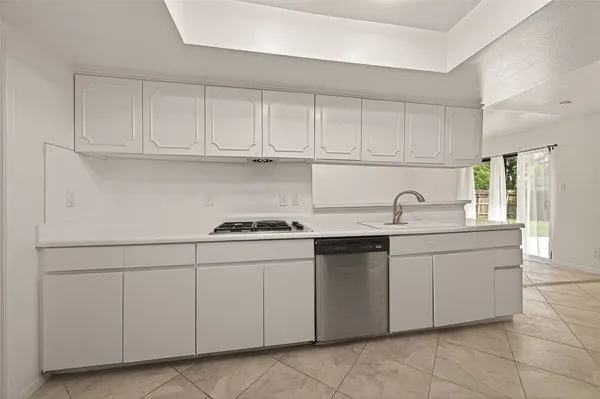$2,400 | 5523 Kuldell Drive, Houston, TX 77096