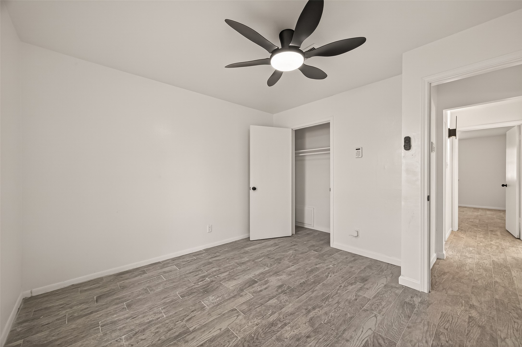 5523 Kuldell Drive Houston, TX 77096 - Photo 28 of 47