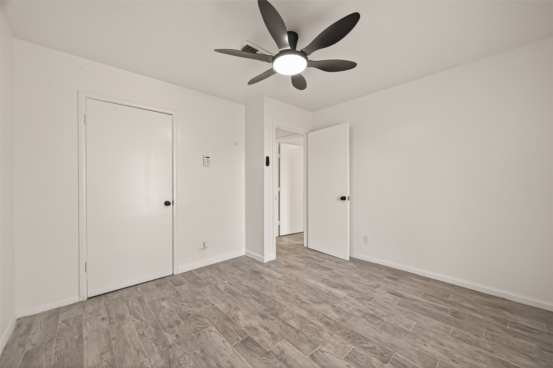 5523 Kuldell Drive Houston, TX 77096 - Photo 29 of 47