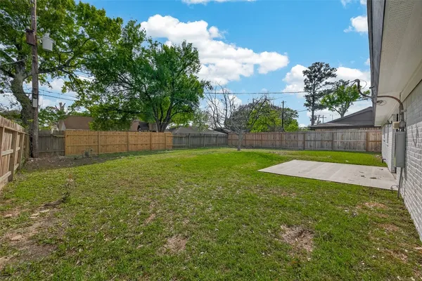 $2,400 | 5523 Kuldell Drive, Houston, TX 77096