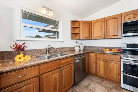 $1,395,000 | 73-1212 Wainani Street, Kailua-Kona, HI 96740