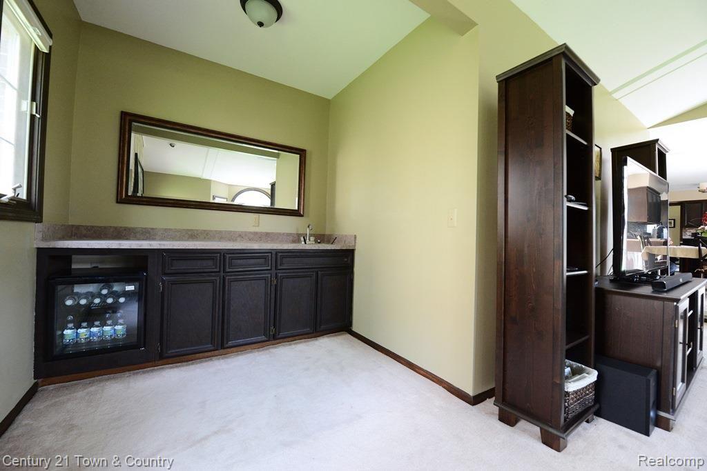 826 Timberline Drive Rochester Hills, MI 48309 - Photo 17 of 53