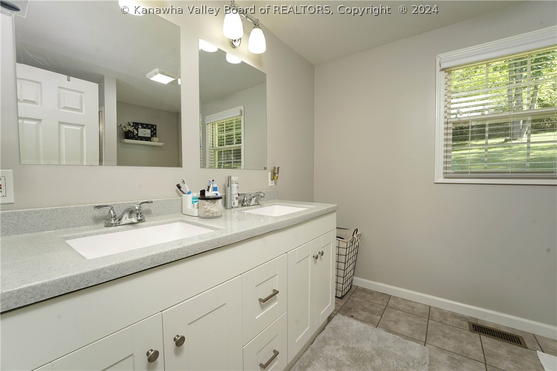 138 Kilgore Road Scott Depot, WV 25560 - Photo 10 of 21 Gallery Image 10