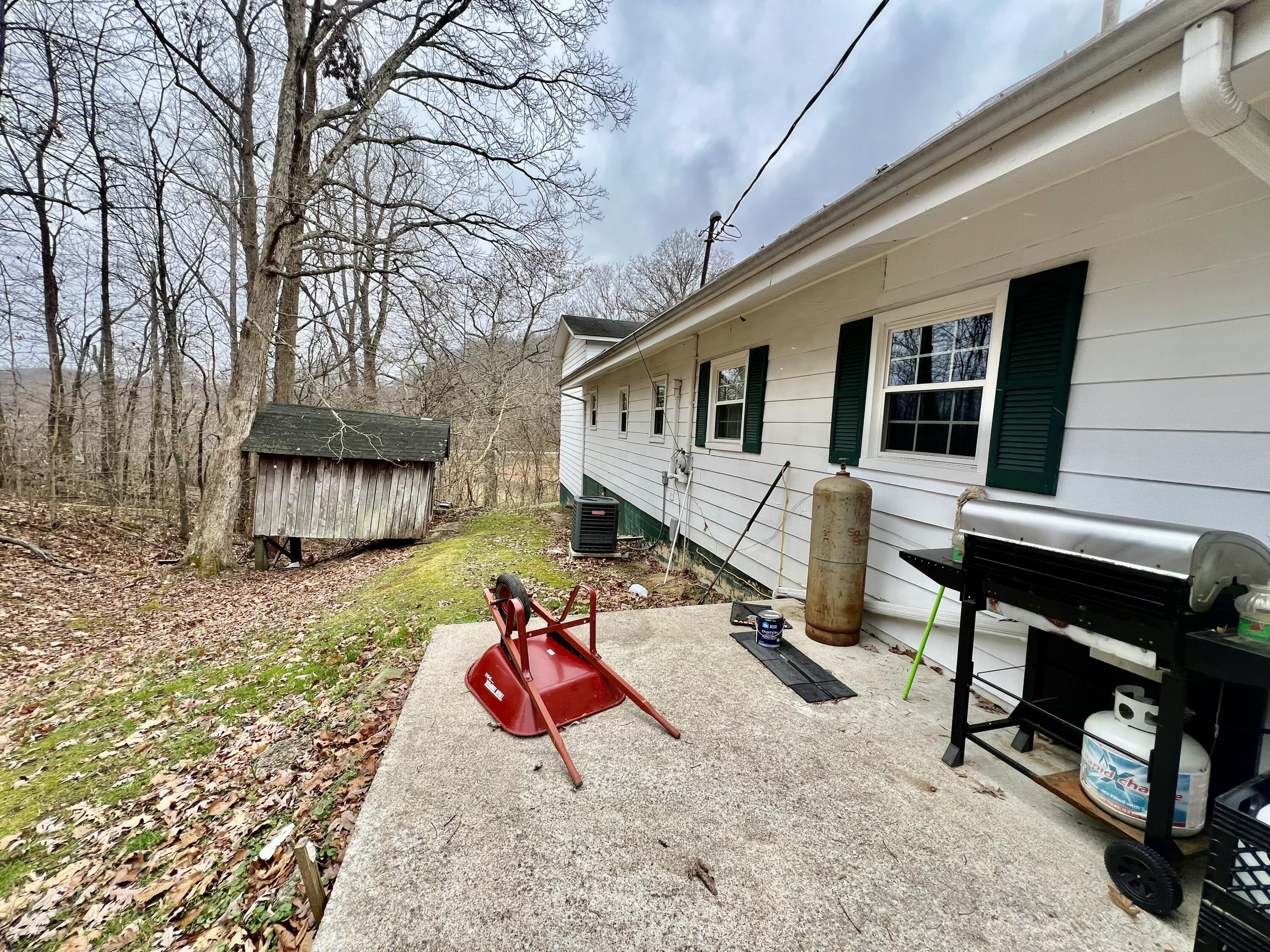 580 Big Cave Road Mount Vernon, KY 40456 - Photo 9 of 38 FullSizeRender