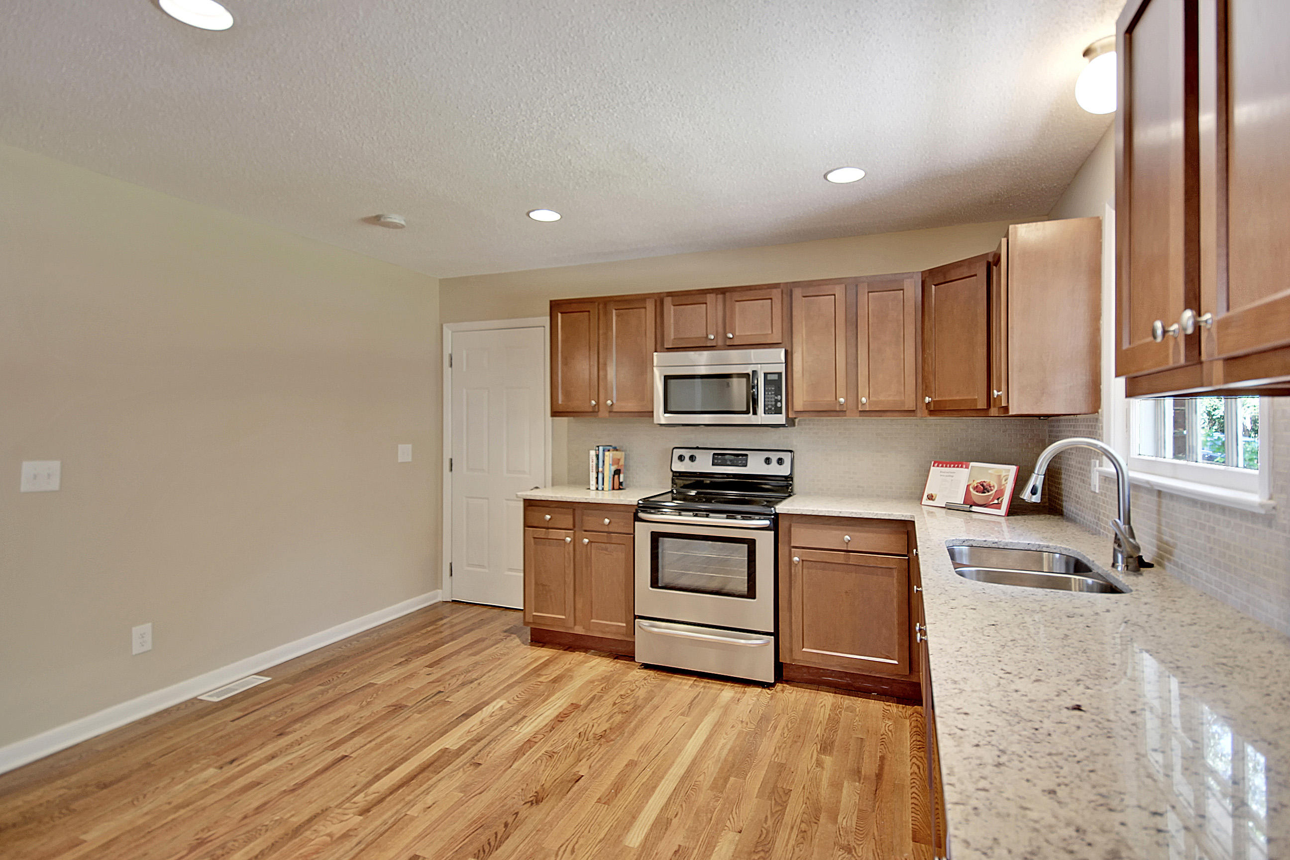 101 Frontage Road Summerville, SC 29485 - Photo 10 of 23 Kitchen