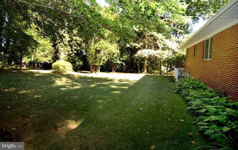 14913 Dunstan Lane Monkton, MD 21111 - Photo 2 of 21 Back yard