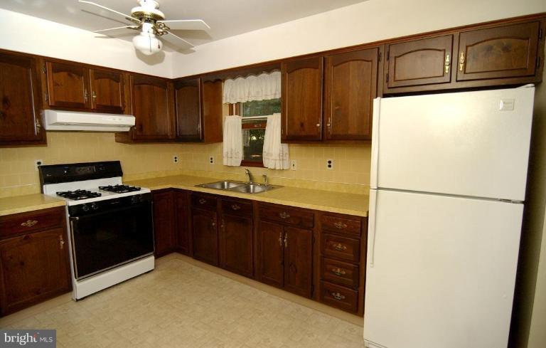 14913 Dunstan Lane Monkton, MD 21111 - Photo 5 of 21 Kitchen