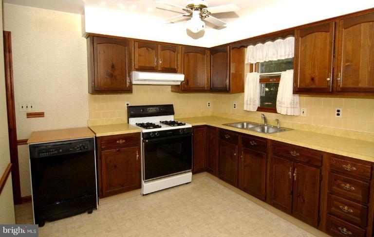 14913 Dunstan Lane Monkton, MD 21111 - Photo 9 of 21 Kitchen #2