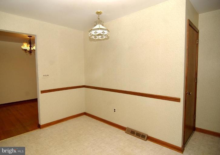 14913 Dunstan Lane Monkton, MD 21111 - Photo 10 of 21 Breakfast Area