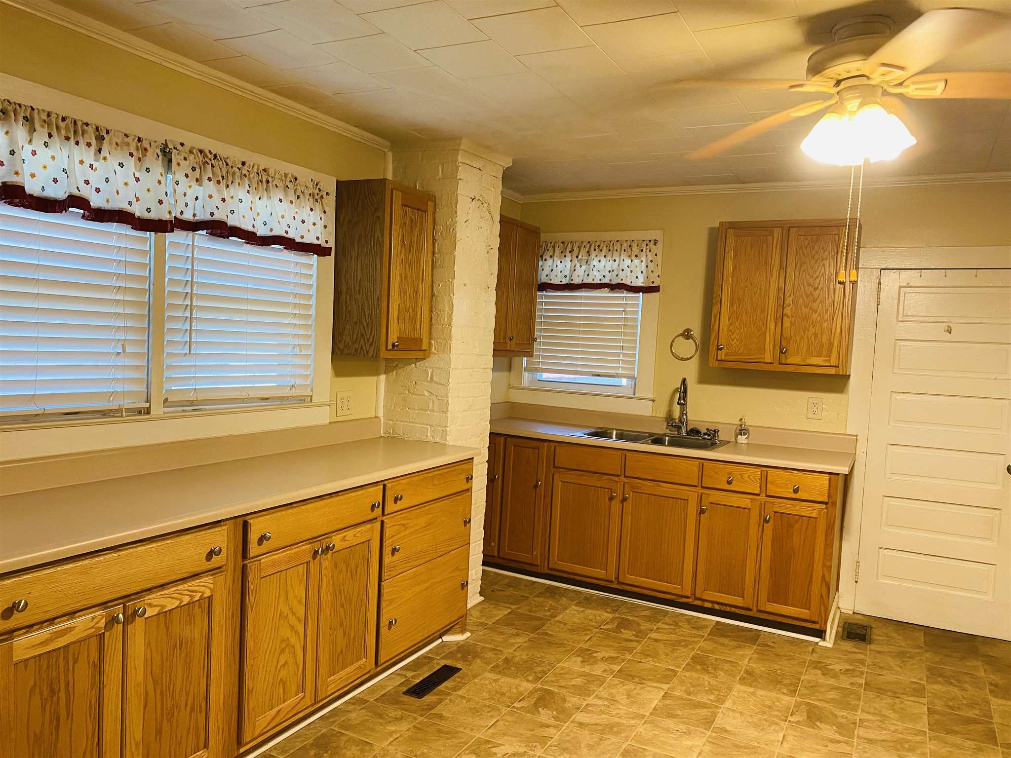 157 Square Converse Sc 29329 Converse, SC 29329 - Photo 5 of 16