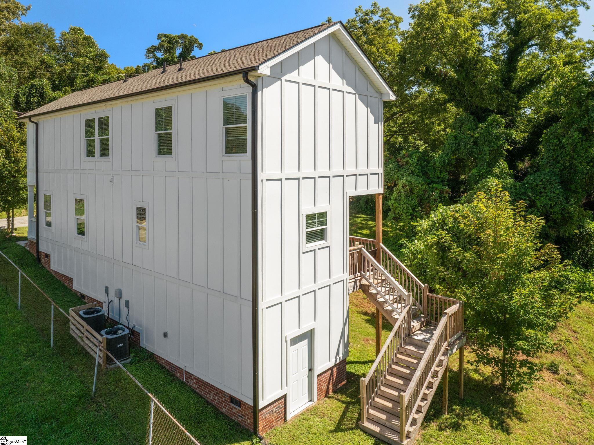 7 Railroad Street Greenville, SC 29607 - Photo 32 of 37