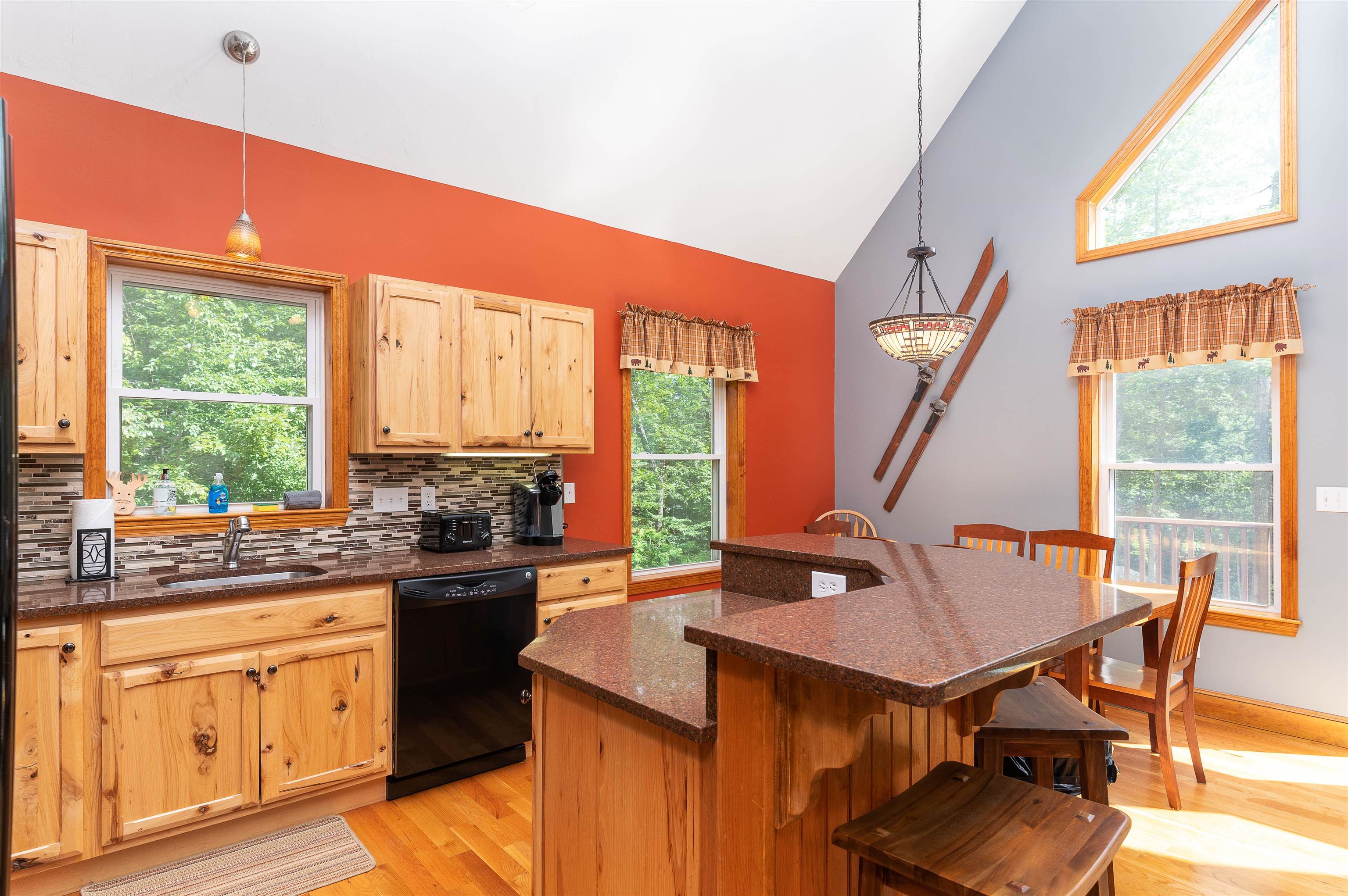 122 Suren Road Conway, NH 03860 - Photo 3 of 40