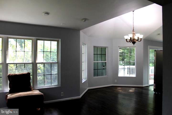 6804 Rolling Road Springfield, VA 22152 - Photo 3 of 44 Gallery Image 3
