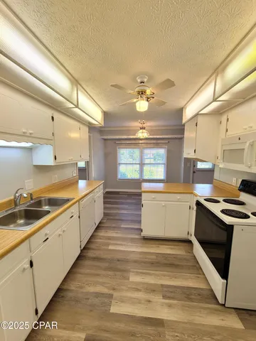 $2,000 | 2512 West 27th Street, Panama City, FL 32405