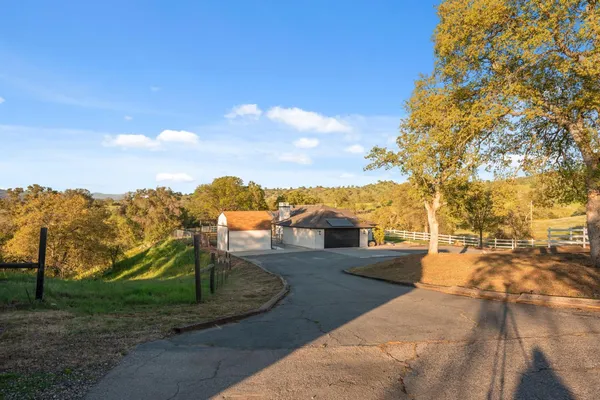 $895,000 | 26882 Road 400, Madera, CA 93636