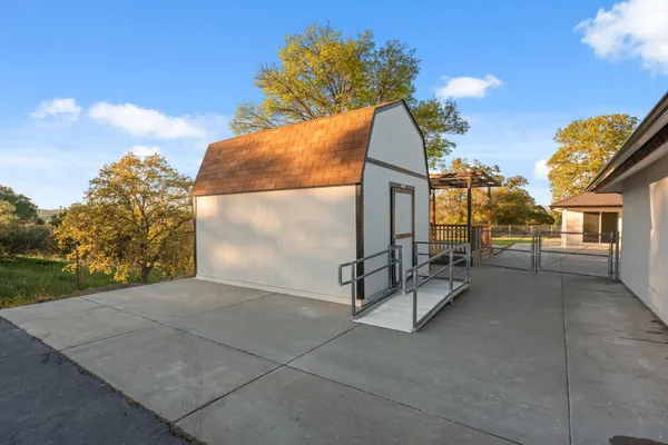 $895,000 | 26882 Road 400, Madera, CA 93636