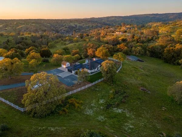 $895,000 | 26882 Road 400, Madera, CA 93636