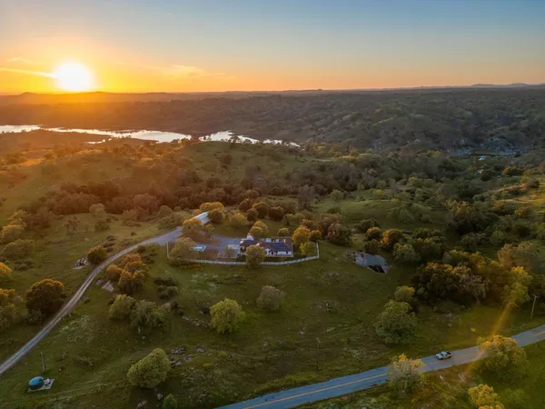 $895,000 | 26882 Road 400, Madera, CA 93636