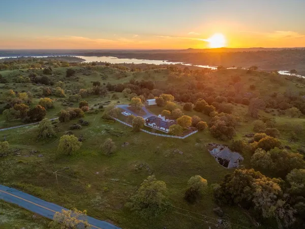 $895,000 | 26882 Road 400, Madera, CA 93636