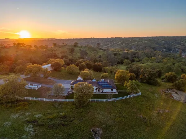 $895,000 | 26882 Road 400, Madera, CA 93636