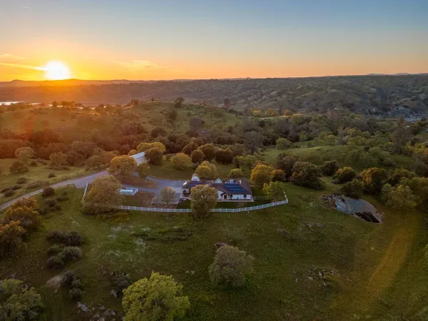 $895,000 | 26882 Road 400, Madera, CA 93636