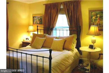 1920 Grace Church Road Silver Spring, MD 20910 - Photo 11 of 28 Bedroom (Master)
