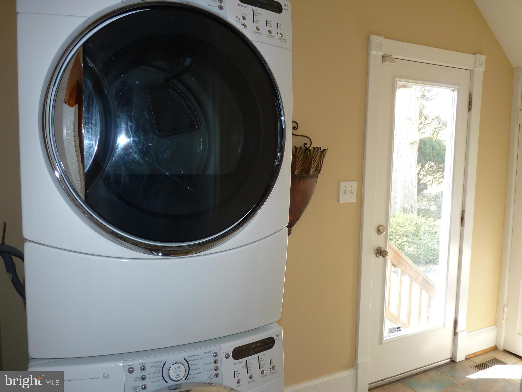 1920 Grace Church Road Silver Spring, MD 20910 - Photo 26 of 28 Interior (General)