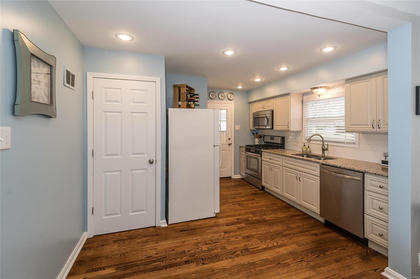 147 Timbercrest Road St. Louis, MO 63122 - Photo 8 of 21 Gallery Image 8