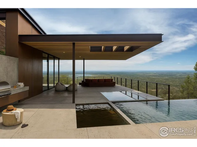 a view of a entryway