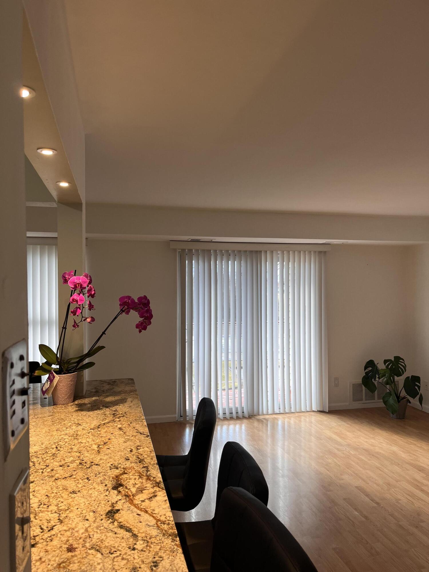 30445 West 14 Mile Road, Unit 59 Farmington Hills, MI 48334 - Photo 2 of 10 living