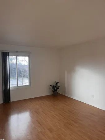 $1,300 | 30445 West 14 Mile Road, Unit 59, Farmington Hills, MI 48334