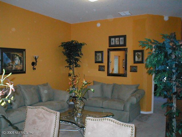 6879 Ridgeview Avenue Jacksonville, FL 32244 - Photo 8 of 11 Living Rm