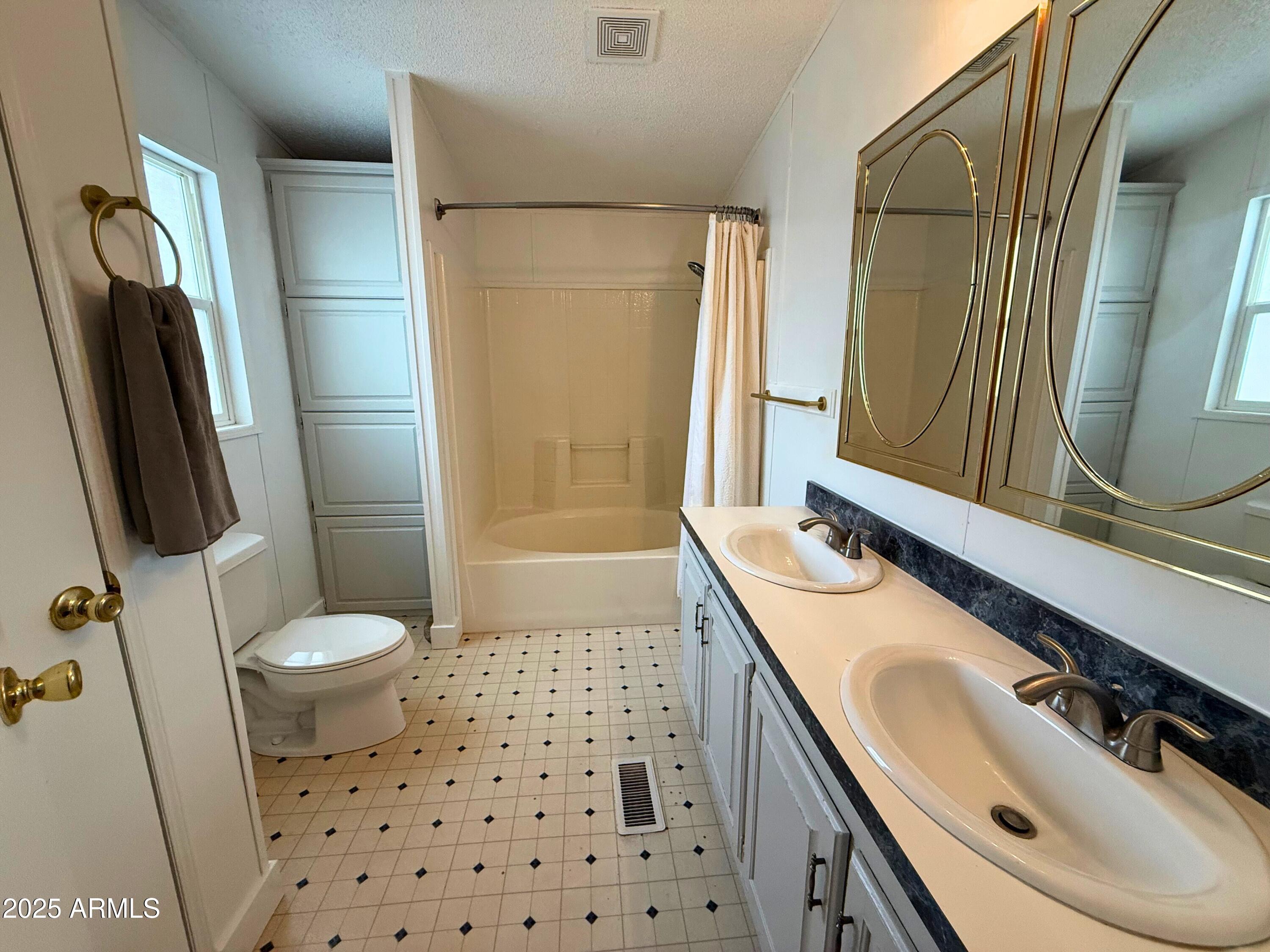 16225 North 29th Street, Unit 59 Phoenix, AZ 85032 - Photo 8 of 15 primary bath