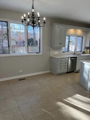 $6,500 | 537 East Center Avenue, Lake Bluff, IL 60044