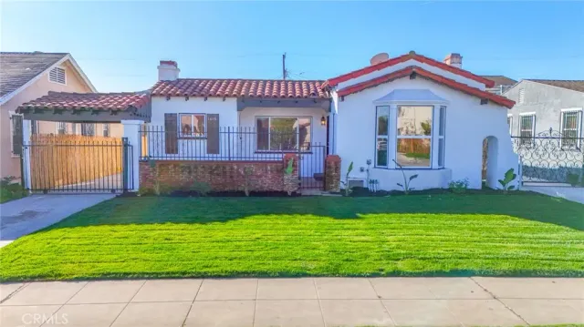 $1,049,900 | 1618 West 80th Street, Los Angeles, CA 90047