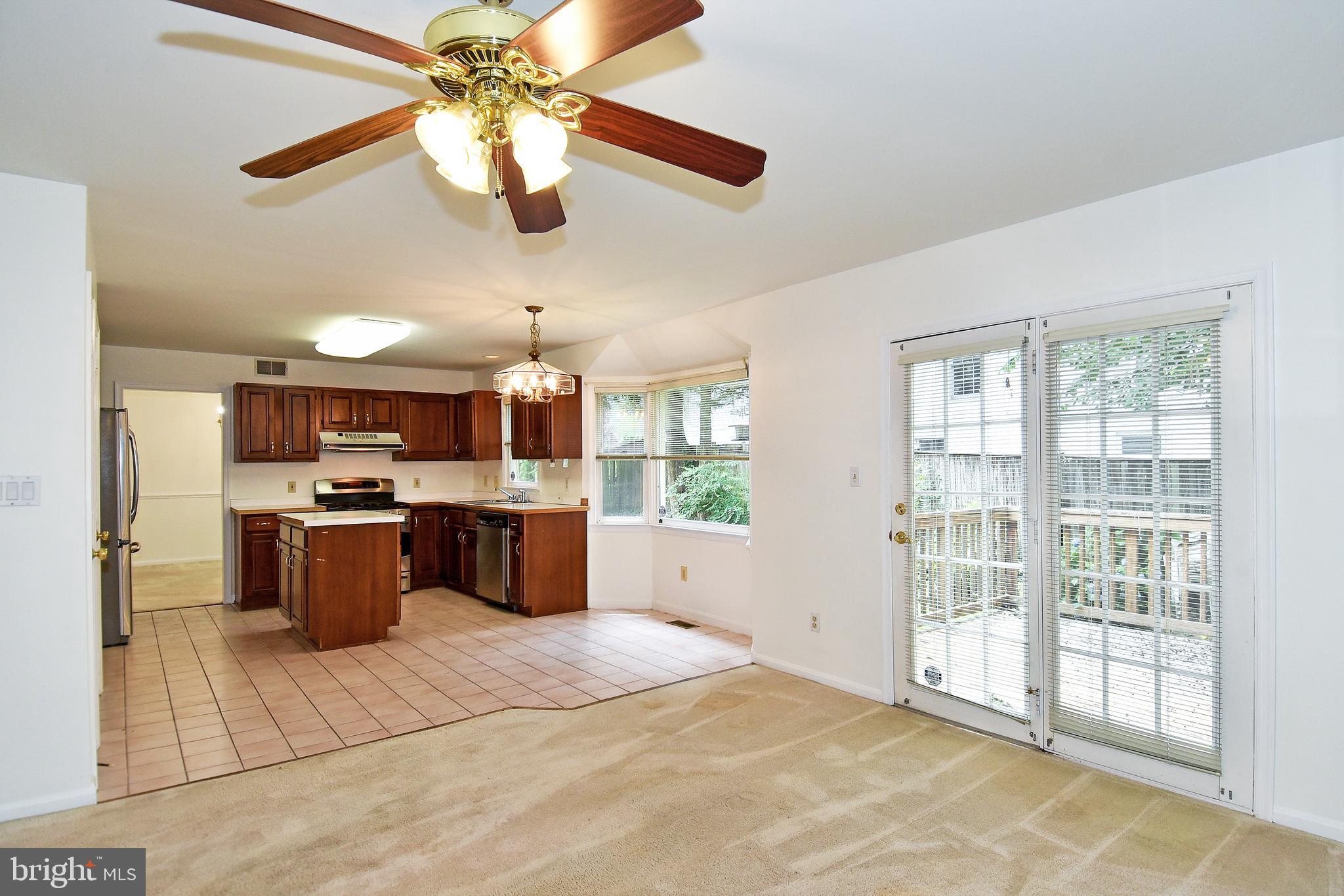9204 Linton Street Silver Spring, MD 20901 - Photo 14 of 37 Table space kitchen