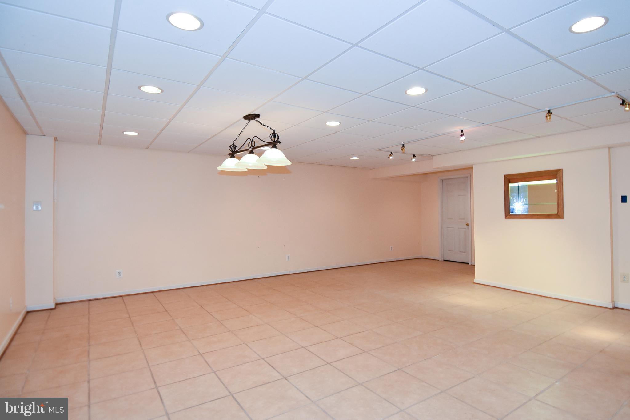 9204 Linton Street Silver Spring, MD 20901 - Photo 18 of 37 LL w/ bath & utility rm. Ample space for xtra BR