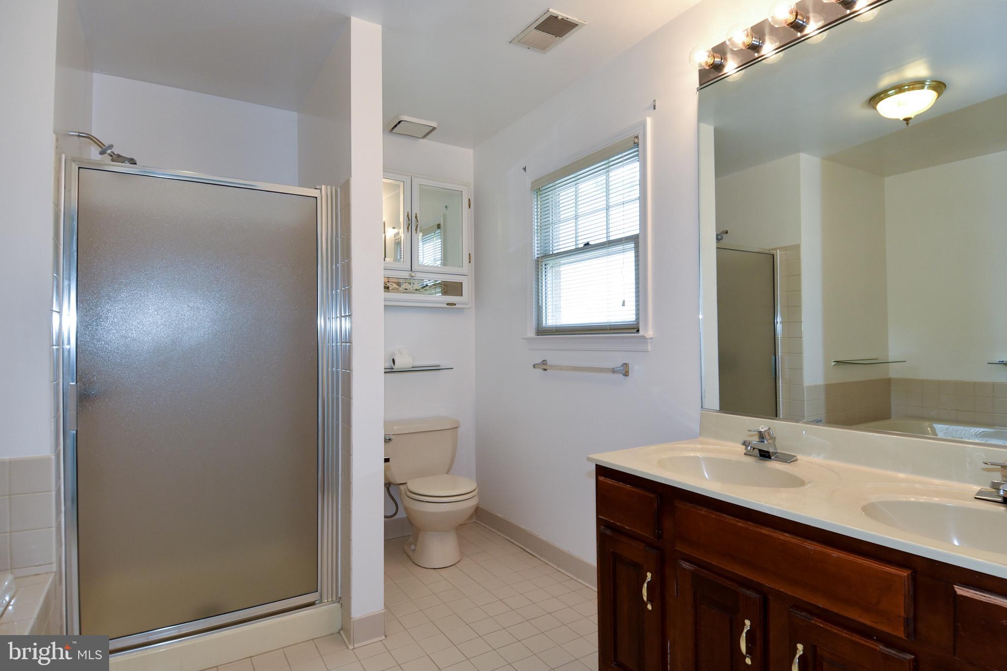 9204 Linton Street Silver Spring, MD 20901 - Photo 25 of 37 En suite bath - primary bedroom