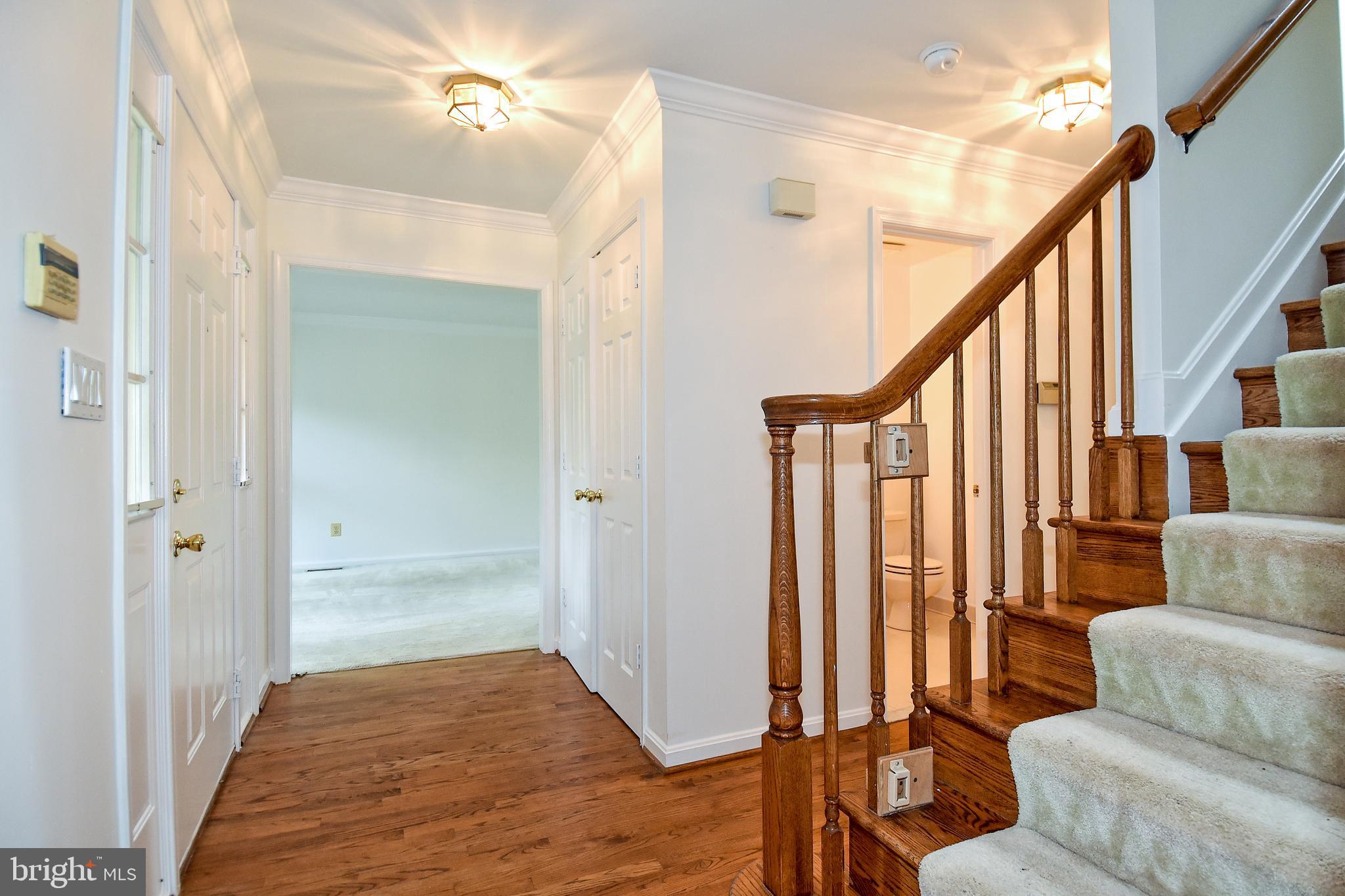 9204 Linton Street Silver Spring, MD 20901 - Photo 4 of 37 Center hall colonial
