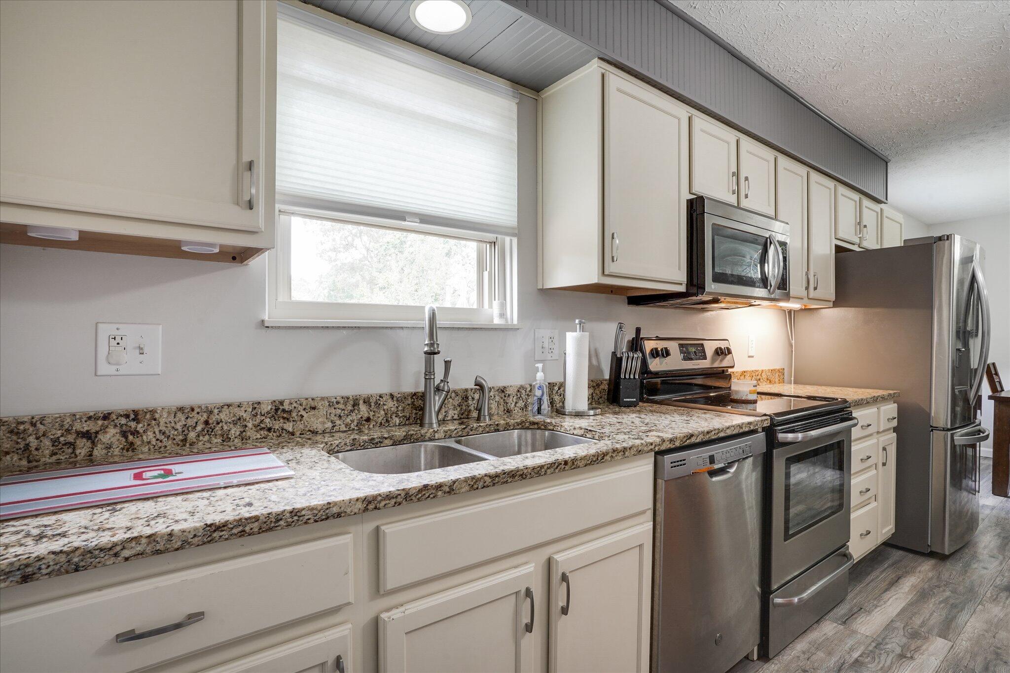 8799 Atherton Road Powell, OH 43065 - Photo 9 of 30