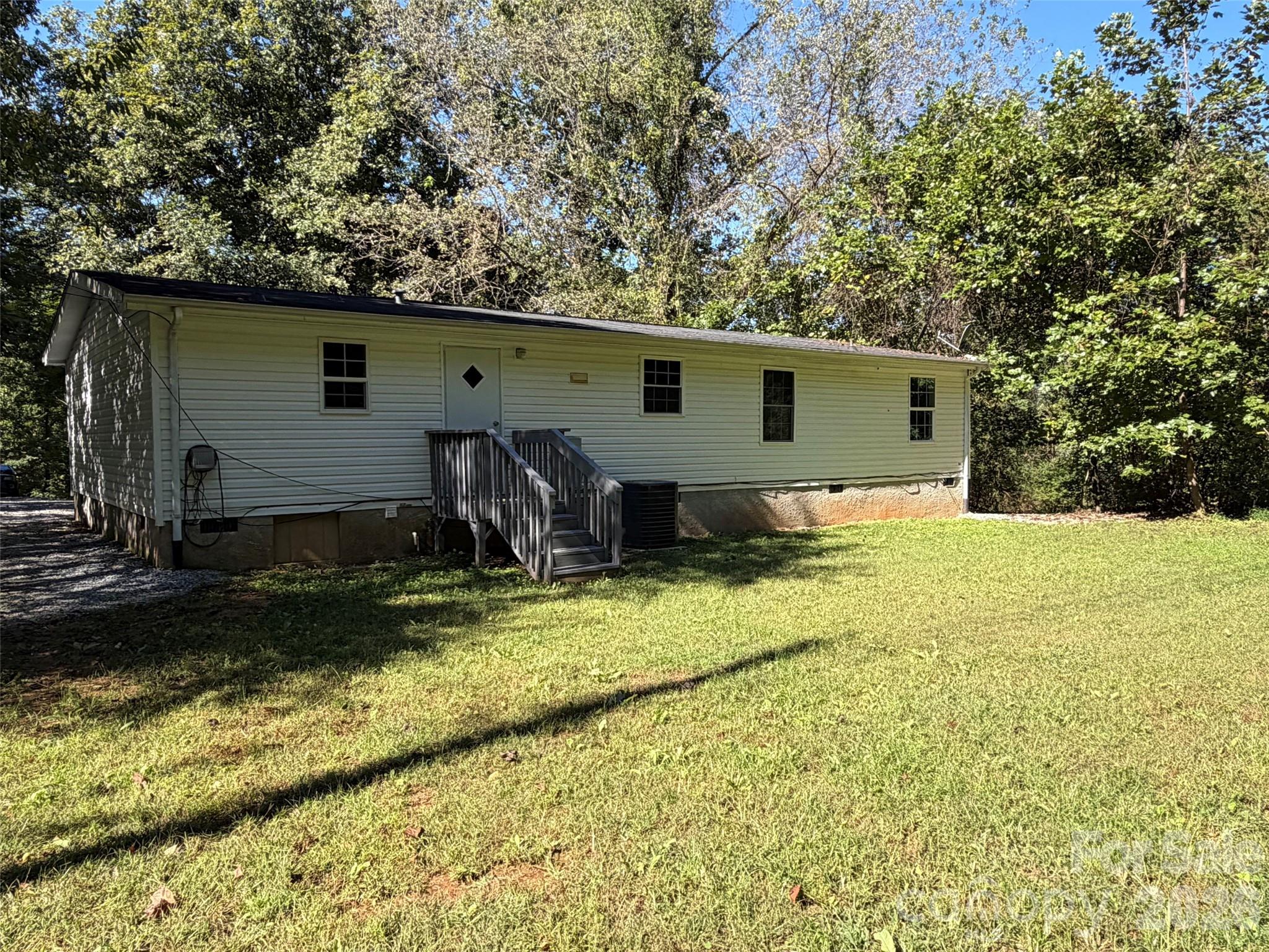 1034 Hidden View Loop Marion, NC 28752 - Photo 29 of 35 Gallery Image 29