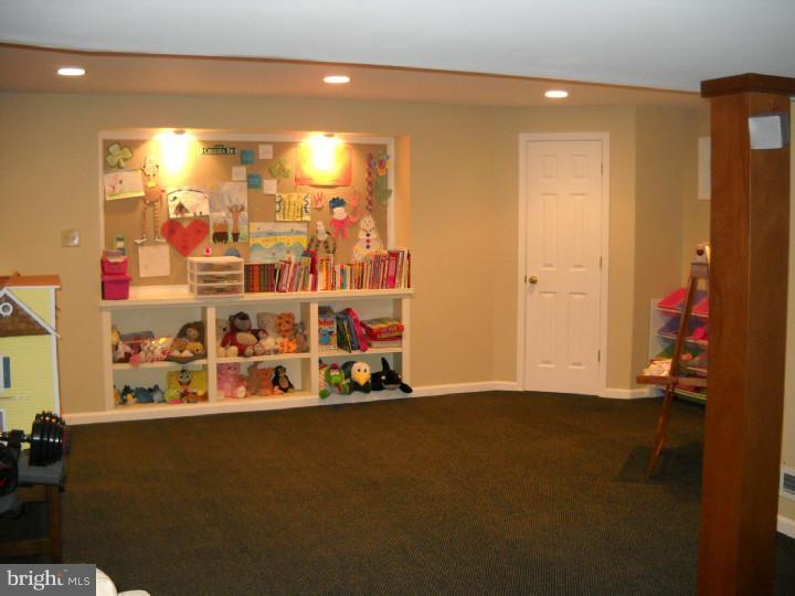2265 Warner Road Lansdale, PA 19446 - Photo 14 of 25 Gallery Image 14