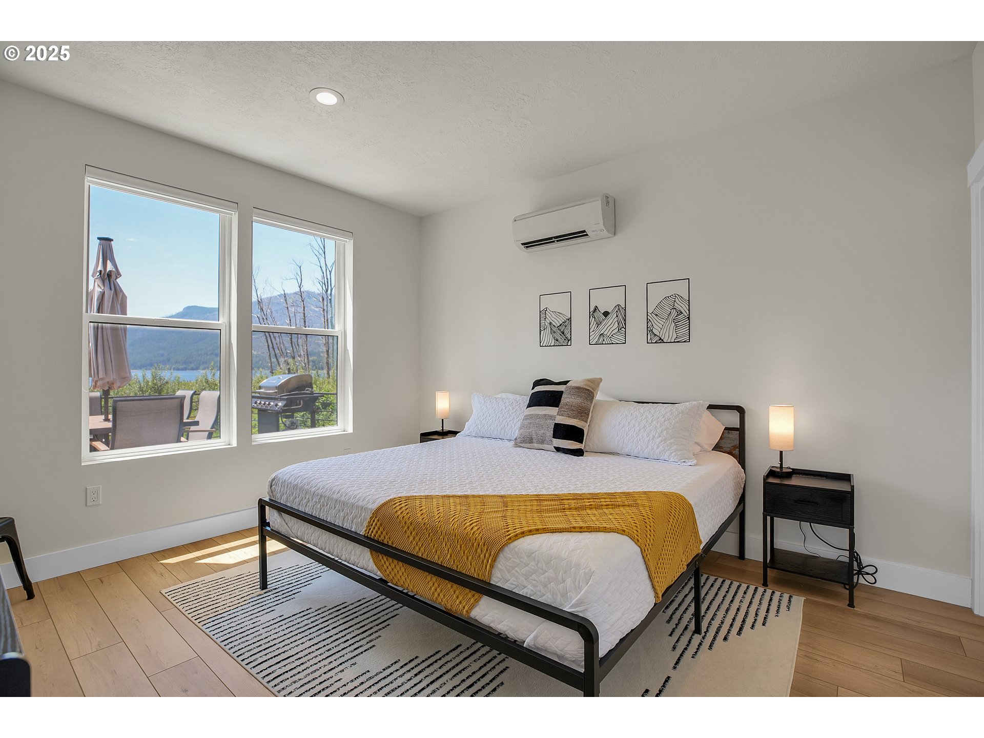 360 Santiam Avenue Detroit, OR 97342 - Photo 15 of 48 Bedroom, Primary