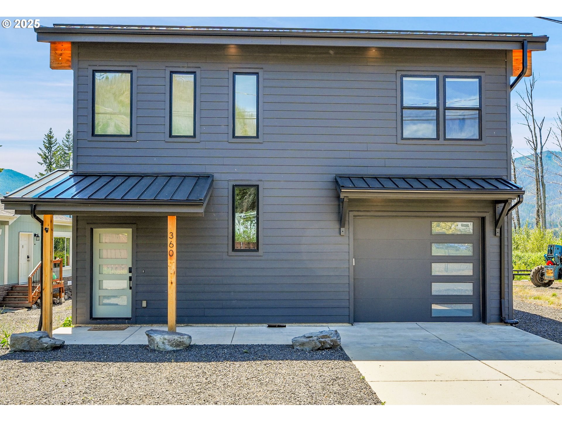 360 Santiam Avenue Detroit, OR 97342 - Photo 2 of 48