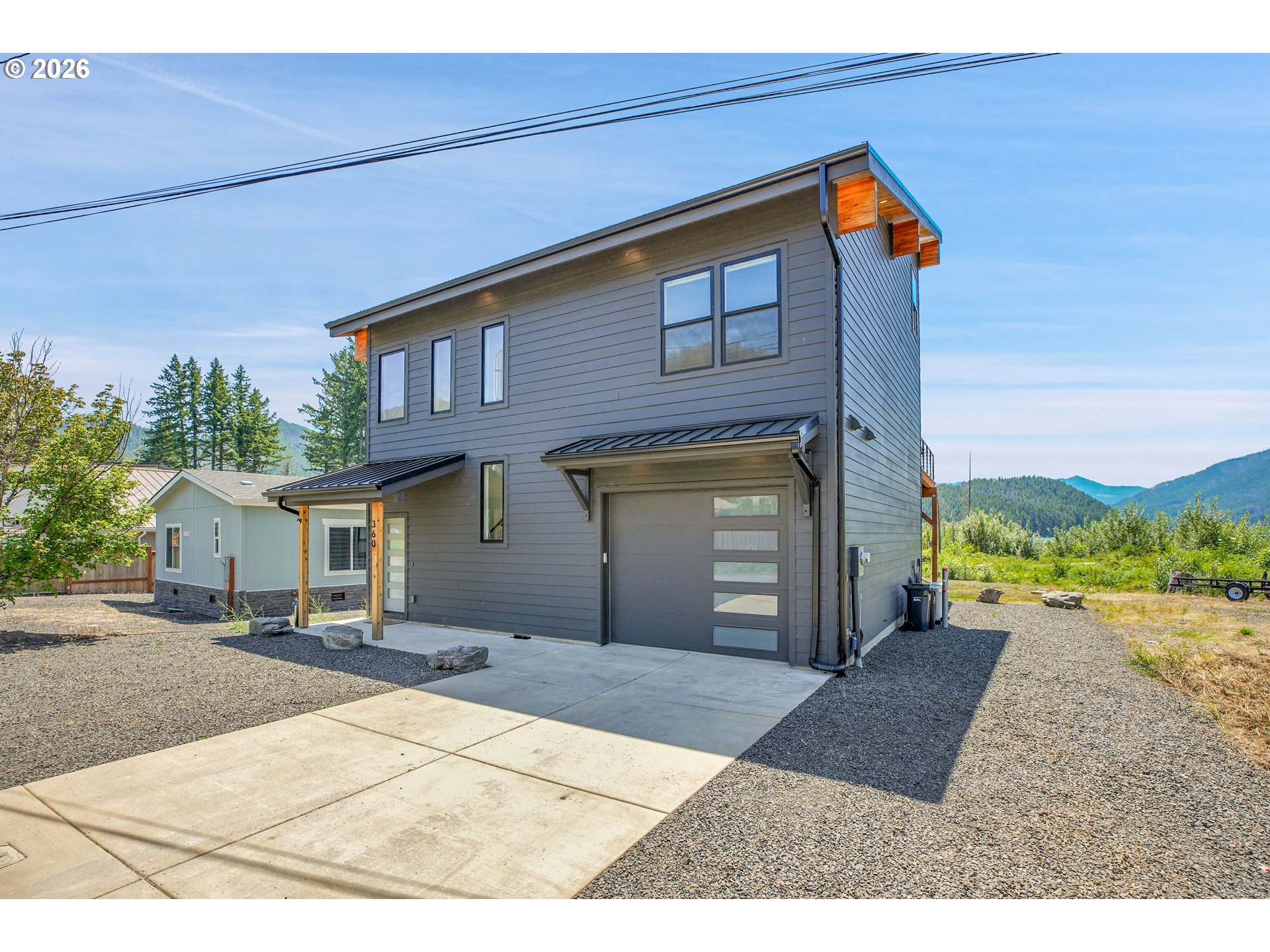 360 Santiam Avenue Detroit, OR 97342 - Photo 3 of 48