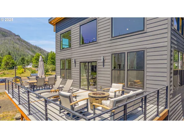 $745,000 | 360 Santiam Avenue, Detroit, OR 97342