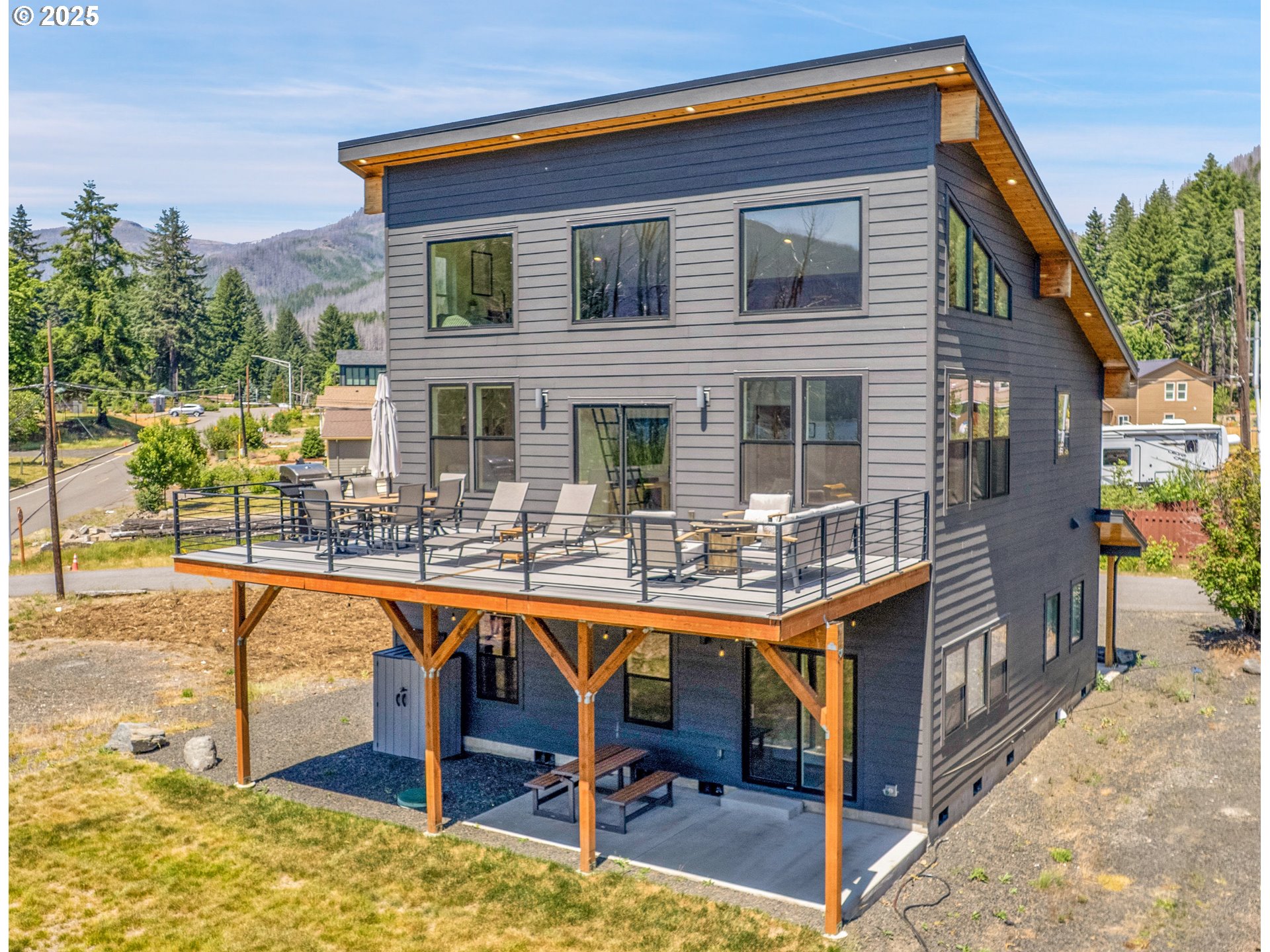 360 Santiam Avenue Detroit, OR 97342 - Photo 4 of 48