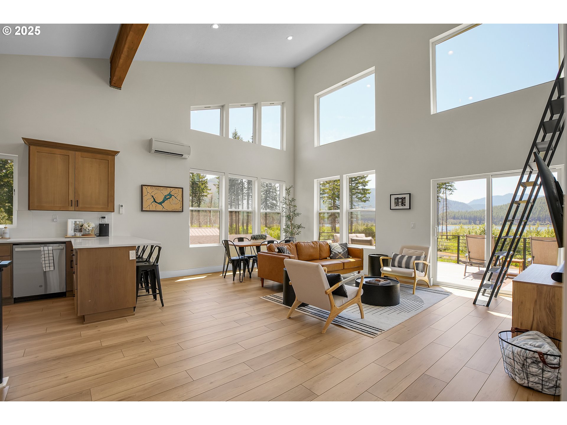 360 Santiam Avenue Detroit, OR 97342 - Photo 6 of 48